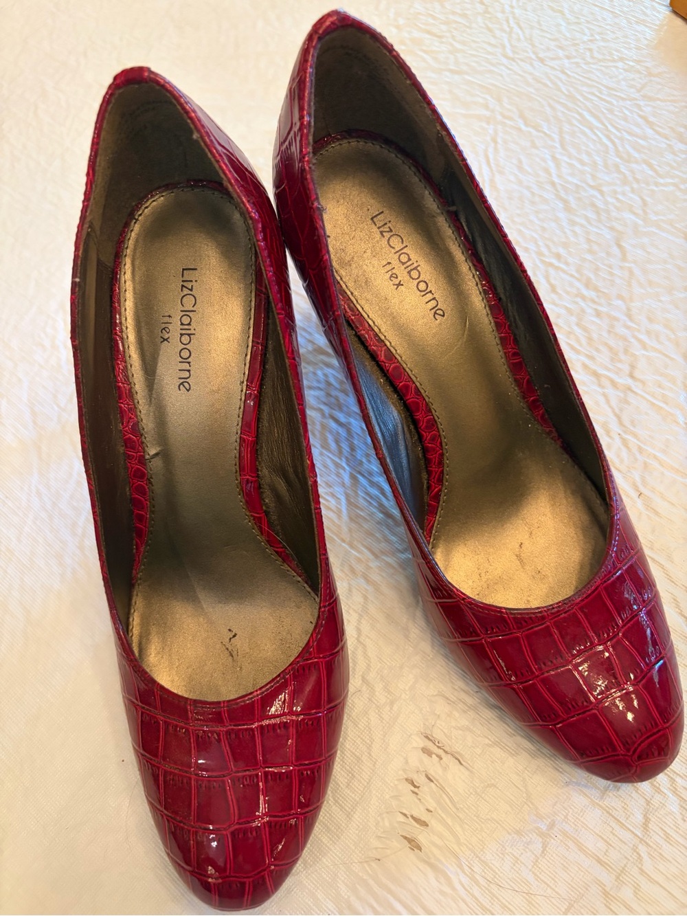 Liz Claiborne Red Croc-Embossed Women's Pumps. Worn Twice. - Picture 1 of 3